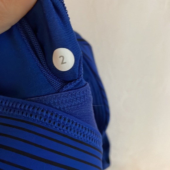 Lululemon sports bra - Picture 3 of 3